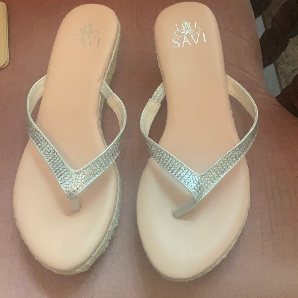 Espadrilles flip flops with shiny straps